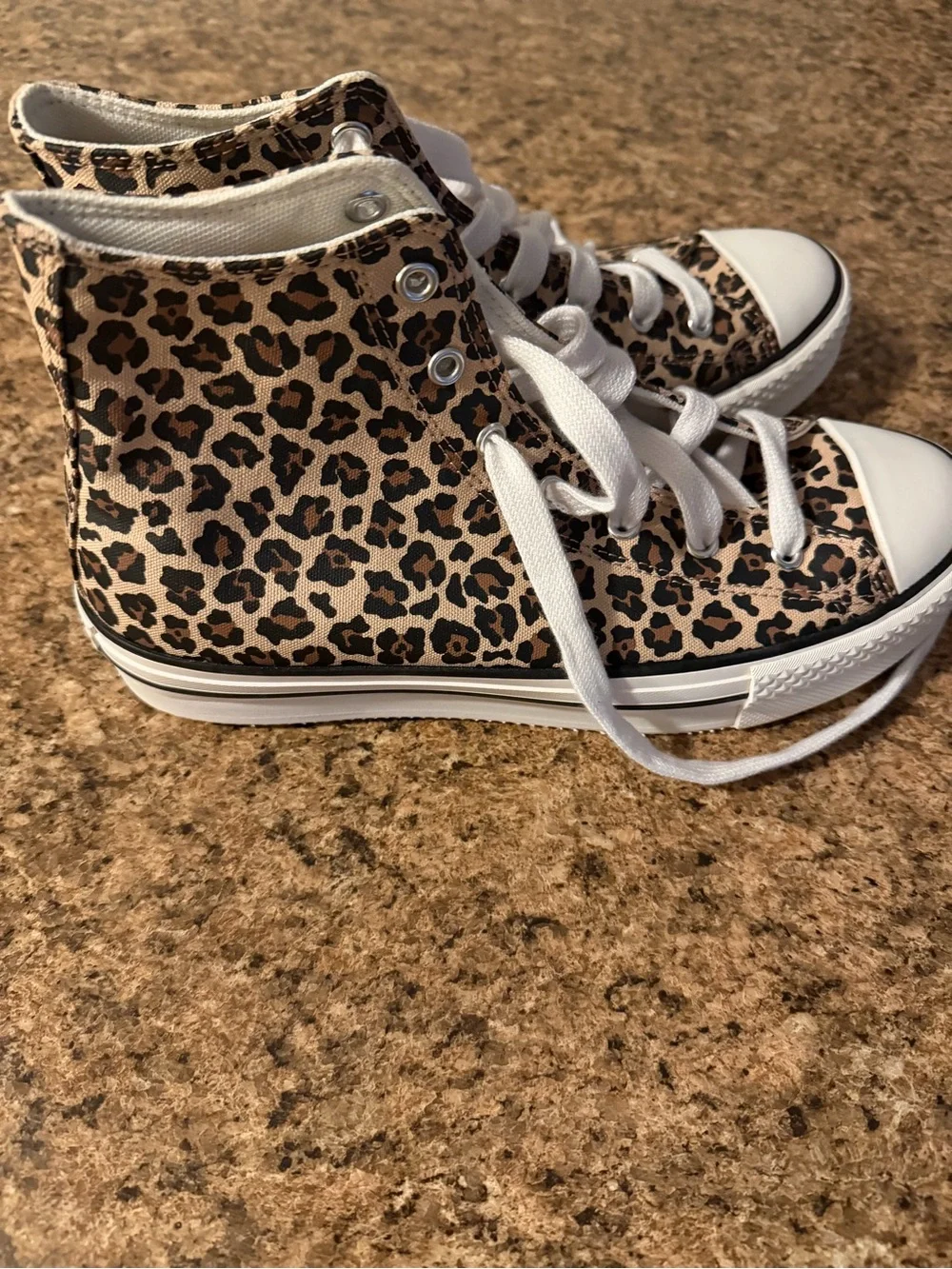 Converse Chuck Taylor All Star Lift High Top Sneaker Big Kid(Size 7)